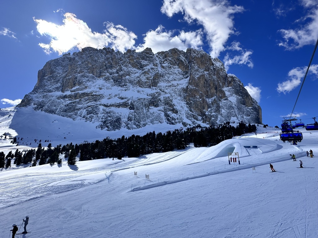 Sassolungo, on the descent to Passo Sella